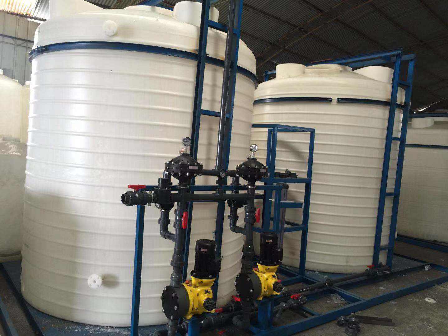 10吨pe塑料水箱价格_加厚pe水箱生产厂家