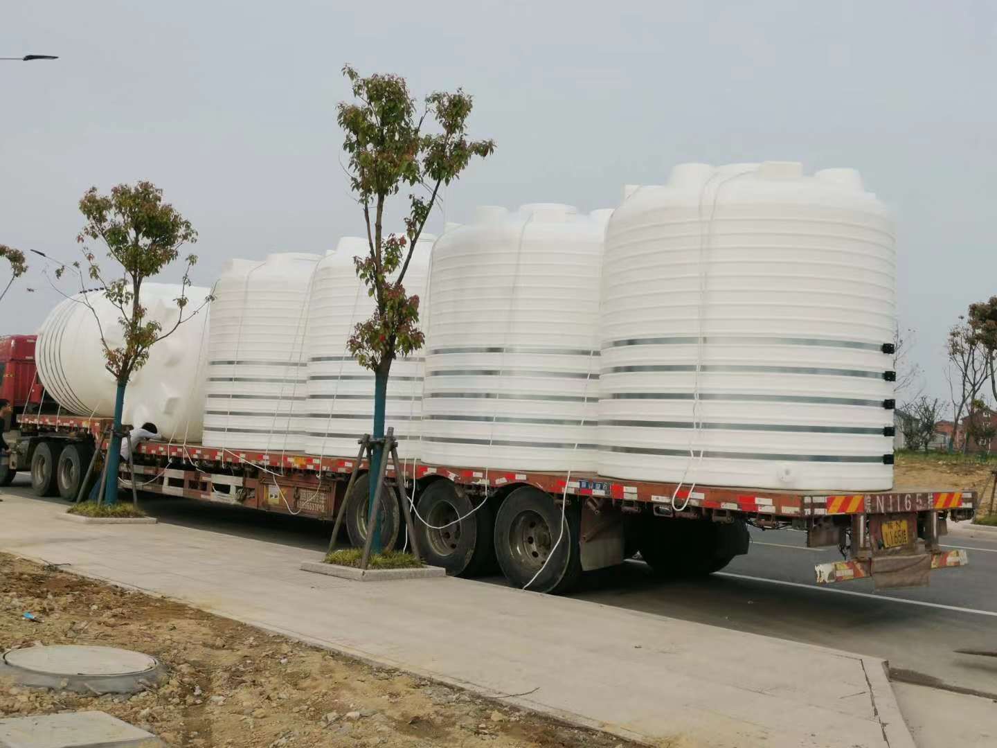 迅升10吨塑料水箱平底塑料水箱厂家出货