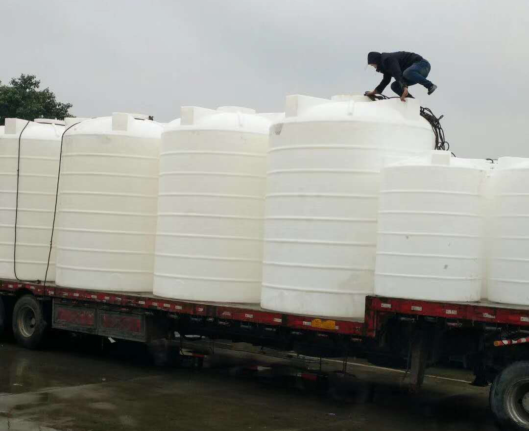 10吨塑料水箱_pe塑料水箱容器厂家出货