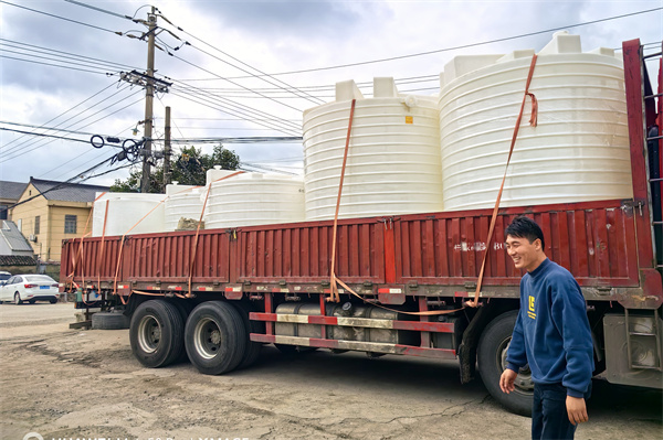 10吨塑料加药箱容器发货杭州中