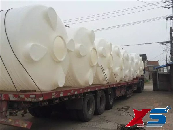 30吨白色塑料储罐