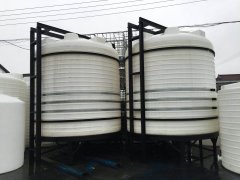 30吨塑料水箱/锥底塑料水箱厂家直销